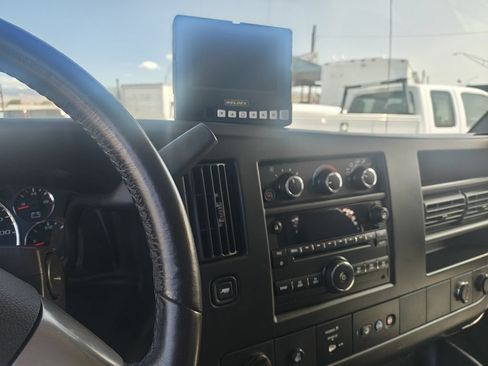 Used 2014 Chevrolet Express 3500 RWD image 6
