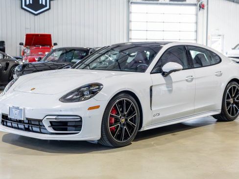 Used 2022 Porsche Panamera GTS w/ Premium Package image 2
