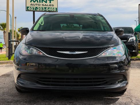 Used 2017 Chrysler Pacifica LX image 20