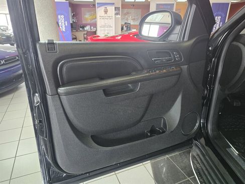 Used 2013 GMC Yukon XL Denali image 9