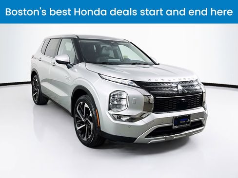 Used 2024 Mitsubishi Outlander 4WD Plug-In Hybrid image 1