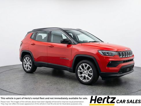 Used 2025 Jeep Compass Limited image 1