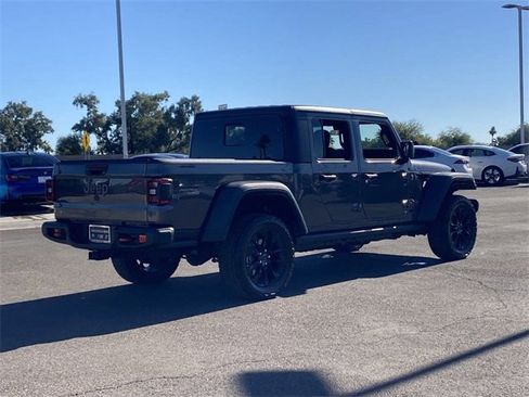 Used 2025 Jeep Gladiator Rubicon w/ Convenience Group image 6