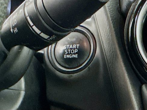 Used 2017 Toyota Yaris iA image 32