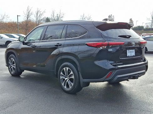 Used 2020 Toyota Highlander XLE image 6
