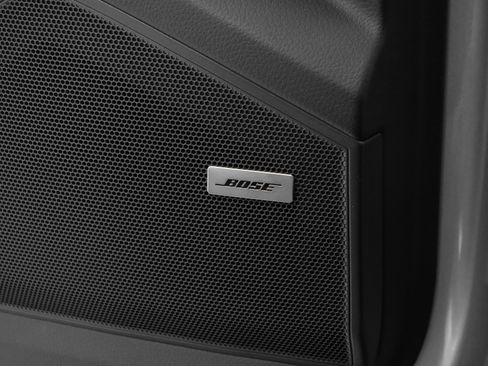 Used 2025 Porsche Cayenne image 34