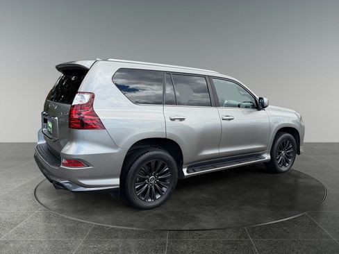 Used 2022 Lexus GX 460 Premium w/ Accessory Package AWD/4WD image 9