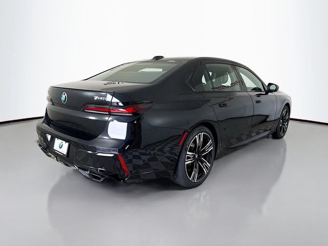 Used 2026 BMW 760i xDrive AWD/4WD image 7