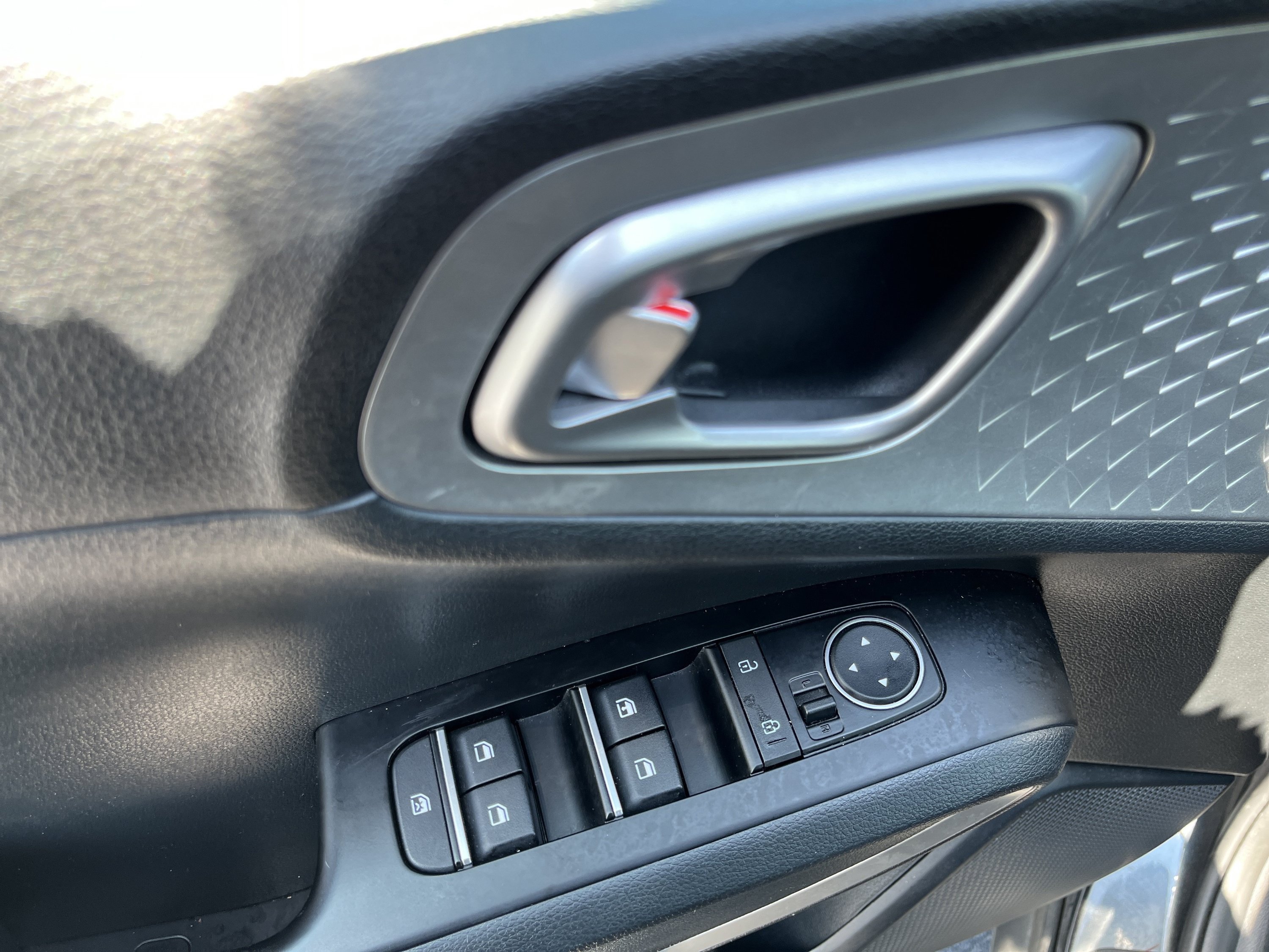 Used 2025 Kia Soul LX w/ LX Technology Package FWD image 18