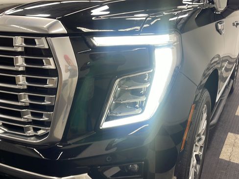 Used 2025 GMC Yukon Denali AWD/4WD image 27