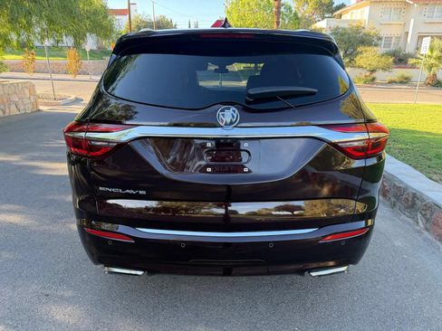 Used 2021 Buick Enclave Avenir w/ Avenir Technology Package FWD image 4