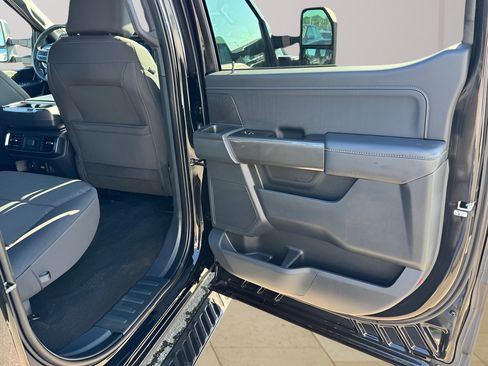 Used 2022 Ford F150 XLT w/ Equipment Group 302A High AWD/4WD image 10