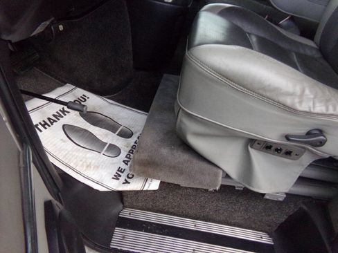 Used 2010 GMC Savana 1500 w/ Preferred Equipment Group image 49