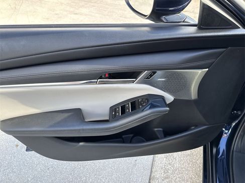 Used 2019 MAZDA MAZDA3 Hatchback w/ Preferred Package image 39