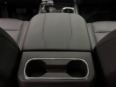 Used 2026 Chevrolet Silverado 1500 LT Trail Boss w/ LT Trail Boss Premium Package AWD/4WD image 37