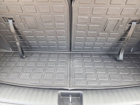Used 2025 Kia Sorento LX FWD image 35