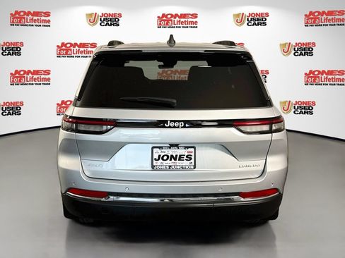 Used 2025 Jeep Grand Cherokee Laredo X AWD/4WD image 15