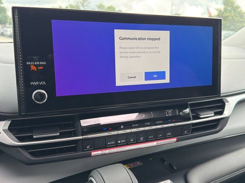 New 2026 Toyota Sienna XLE FWD image 28