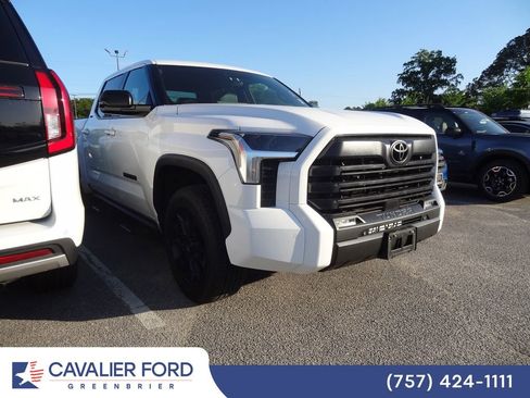 Used 2025 Toyota Tundra SR5 w/ SR5 Premium Package AWD/4WD image 1