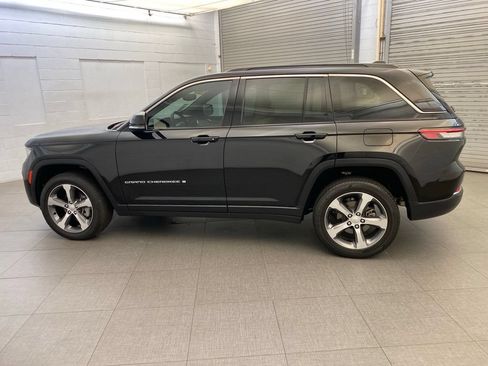 Certified 2024 Jeep Grand Cherokee Limited AWD/4WD image 6