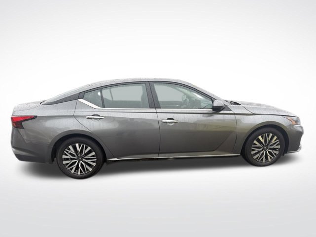 Used 2023 Nissan Altima 2.5 SV w/ SV Premium Package FWD image 6