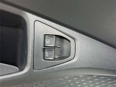 Used 2021 Volkswagen Jetta SE w/ SE Cold Weather Package image 16