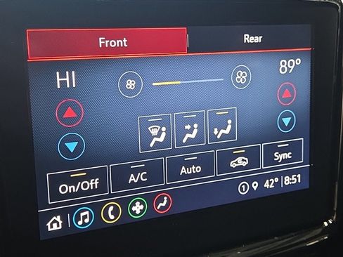 Used 2023 Chevrolet Traverse LT w/ Midnight/Sport Edition image 22