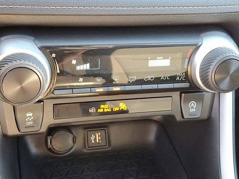 Used 2023 Toyota RAV4 LE image 17