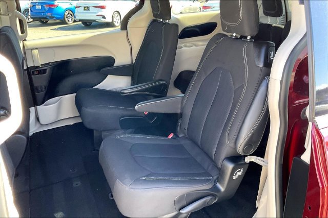 Used 2023 Chrysler Voyager LX FWD image 25