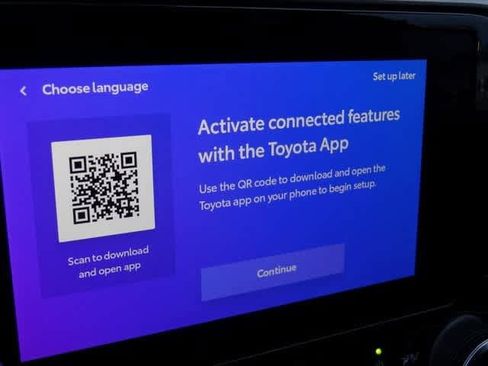 Used 2023 Toyota Highlander LE image 25