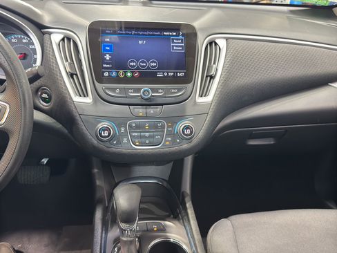 Used 2024 Chevrolet Malibu LT FWD image 25