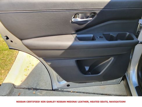 Certified 2025 Nissan Pathfinder SL image 41