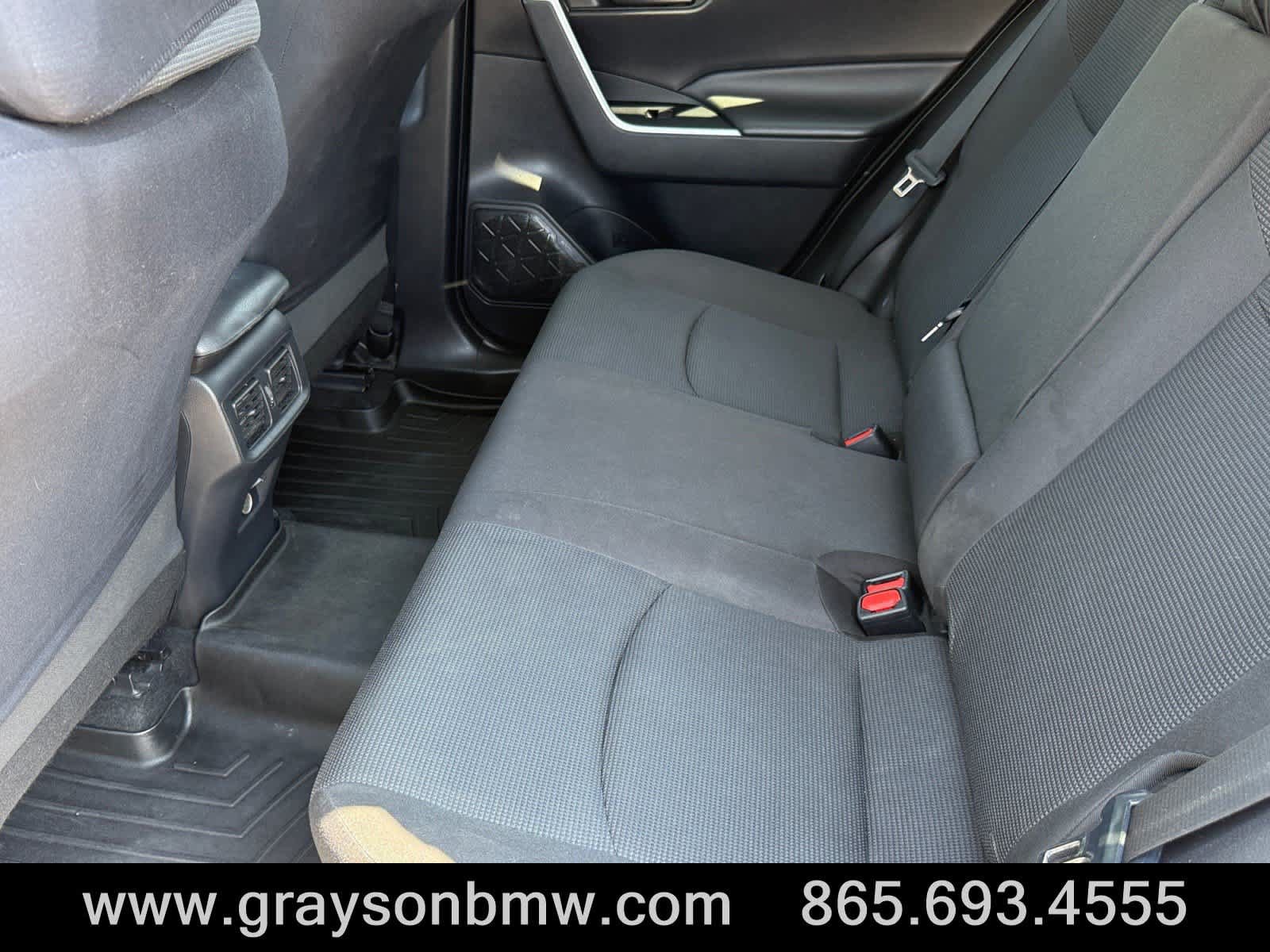Used 2021 Toyota RAV4 LE AWD/4WD image 17