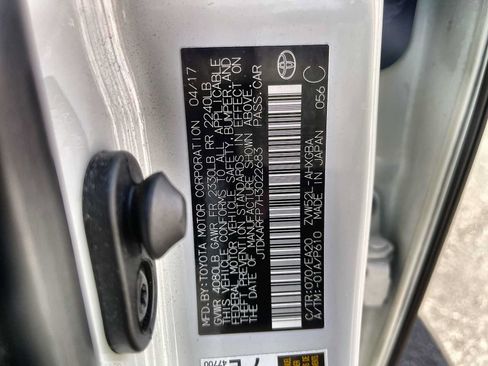 Used 2017 Toyota Prius Prime Premium FWD image 25