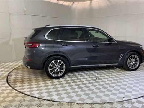 Used 2022 BMW X5 xDrive40i w/ Premium Package image 9