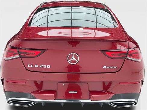 Used 2022 Mercedes-Benz CLA 250 4MATIC image 11