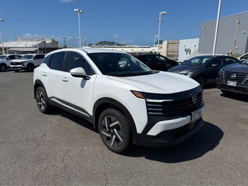 Used 2025 Nissan Kicks SV image 2