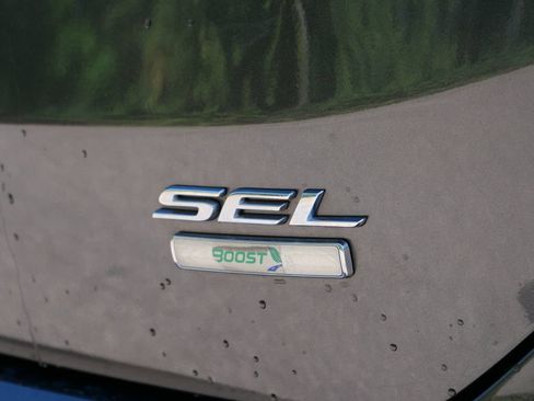 Certified 2019 Ford Edge SEL w/ Equipment Group 201A AWD/4WD image 8