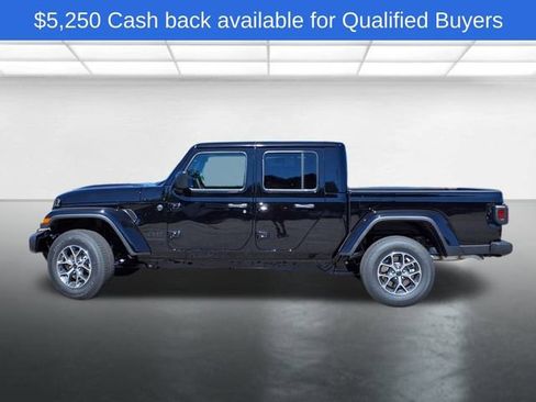 New 2025 Jeep Gladiator Sport image 2