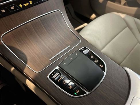 Certified 2022 Mercedes-Benz GLC 300 4MATIC image 25