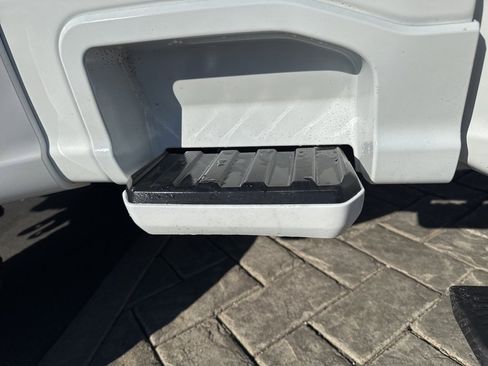 Used 2026 Ford F450 Lariat w/ FX4 Off-Road Package image 9