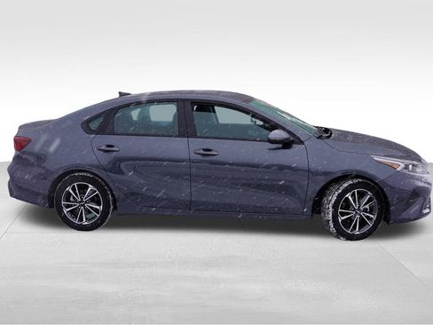 Certified 2022 Kia Forte LXS w/ LXS Technology Package image 4