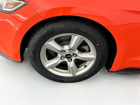 Used 2015 Ford Mustang Coupe RWD image 11