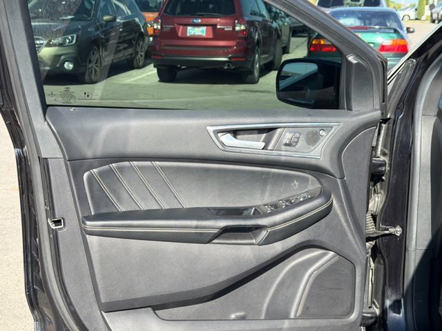 Used 2020 Ford Edge ST w/ Equipment Group 401A AWD/4WD image 16