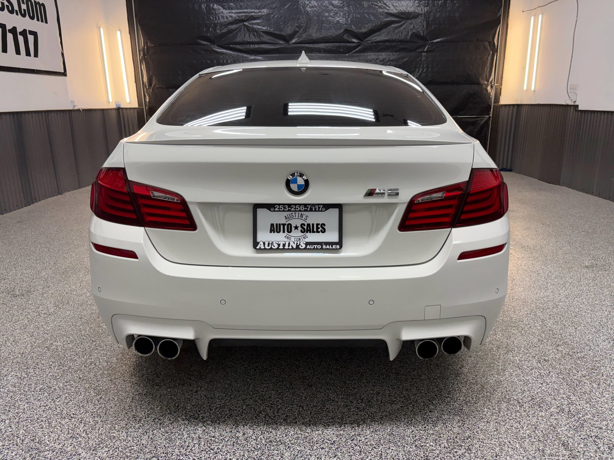 Used 2013 BMW M5 w/ Executive Pkg RWD image 4