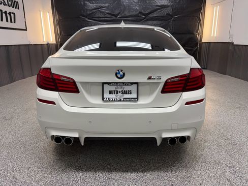 Used 2013 BMW M5 w/ Executive Pkg RWD image 4