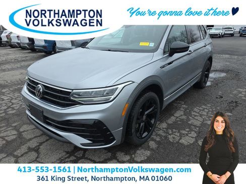 Used 2023 Volkswagen Tiguan SE R-Line image 1