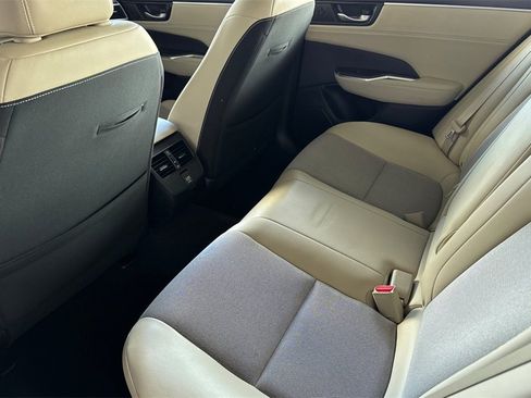 Used 2018 Honda Clarity Plug-In Hybrid image 11