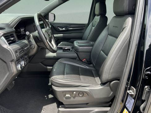 Used 2022 GMC Yukon Denali w/ Denali Premium Package AWD/4WD image 19