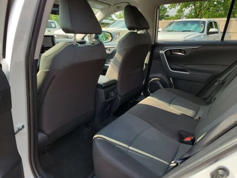 Used 2025 Toyota RAV4 XLE FWD image 16